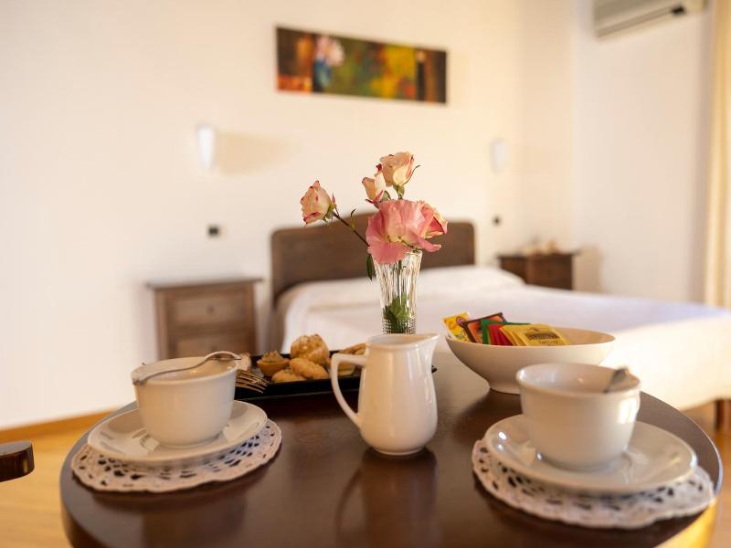 Hotel La Pace image