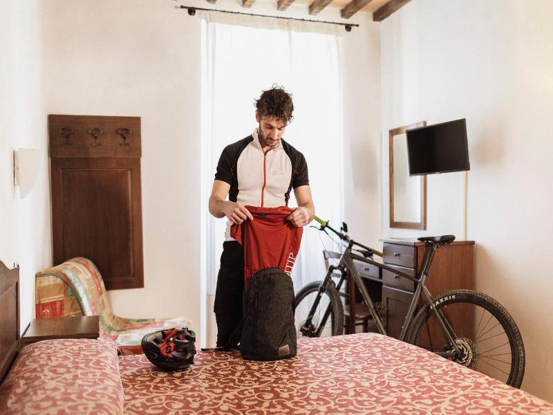 Hotel La Pace image