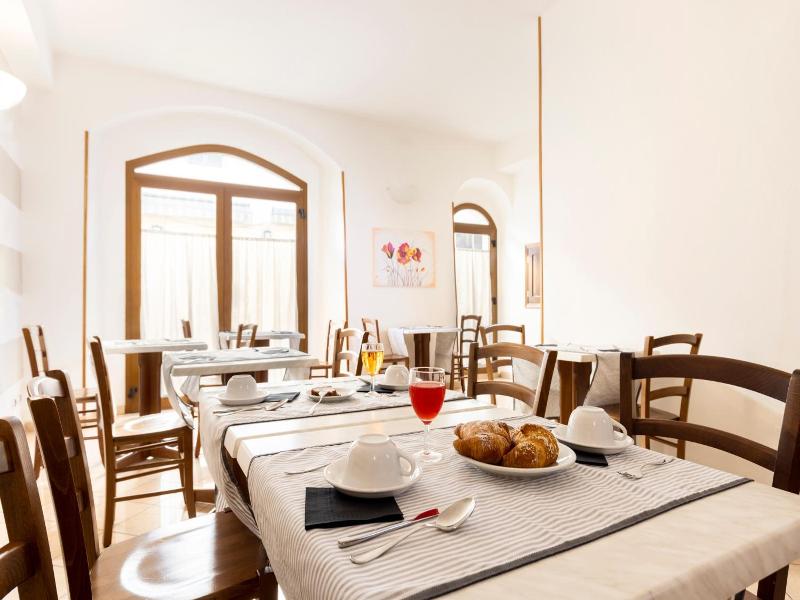 Hotel La Pace image