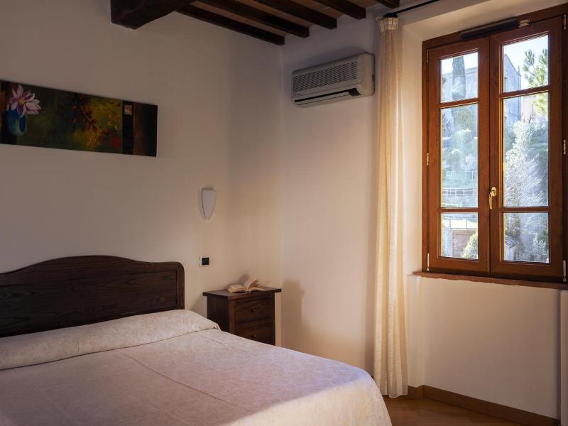 Hotel La Pace image