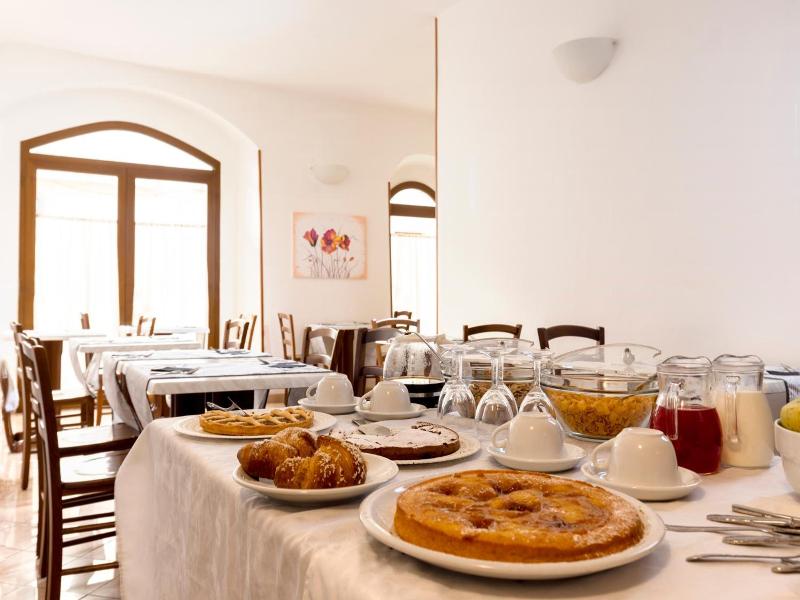 Hotel La Pace image