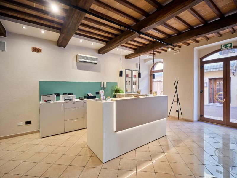 Hotel La Pace image