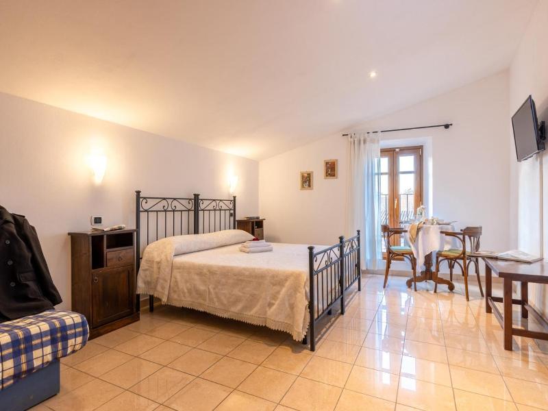 Hotel La Pace image