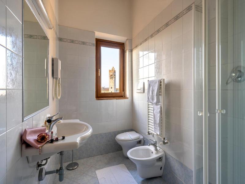 Hotel La Pace image