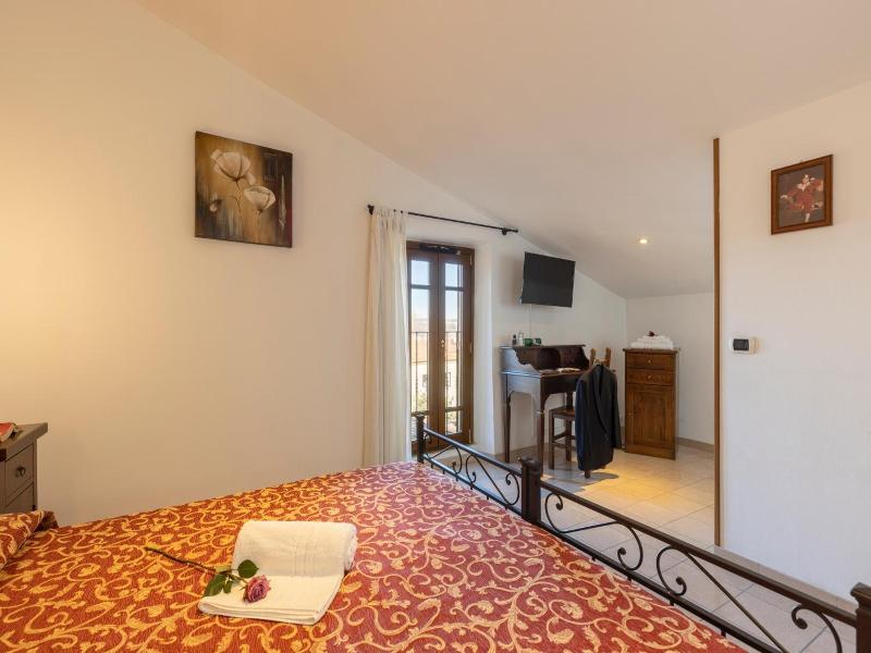 Hotel La Pace image