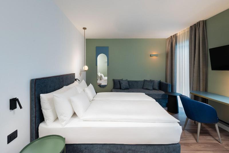 Ht Hotel Trieste image