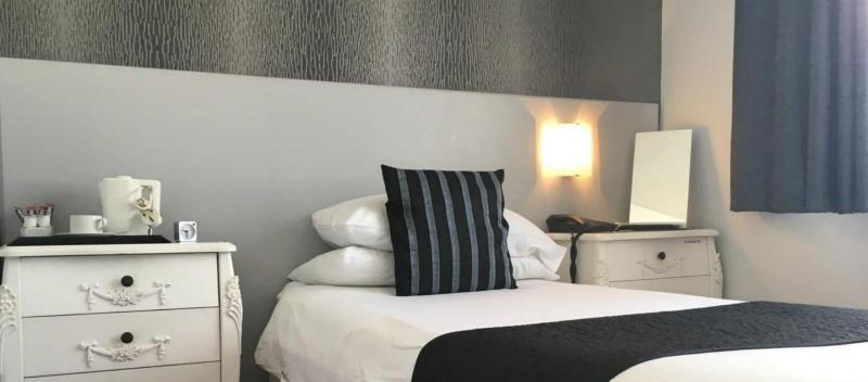 Harrow Lodge Hotel image