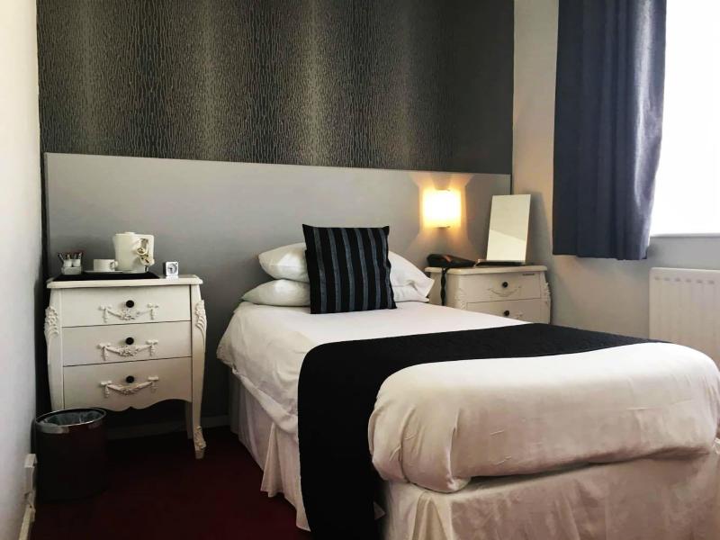 Harrow Lodge Hotel image