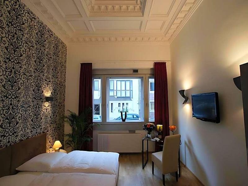 Hotel Stern image