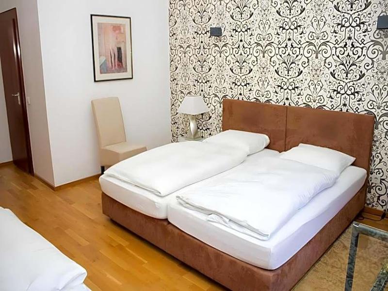 Hotel Stern image
