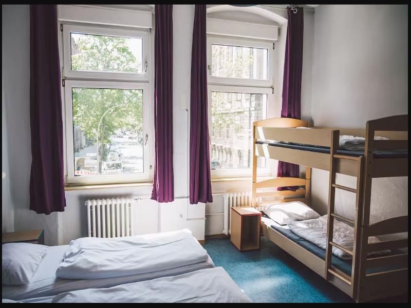 Happy Hotel Berlin image