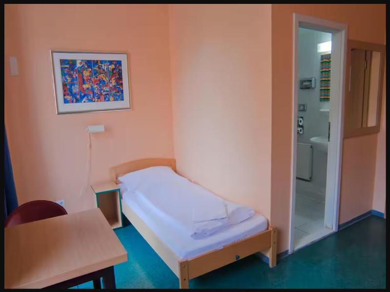Happy Hotel Berlin image