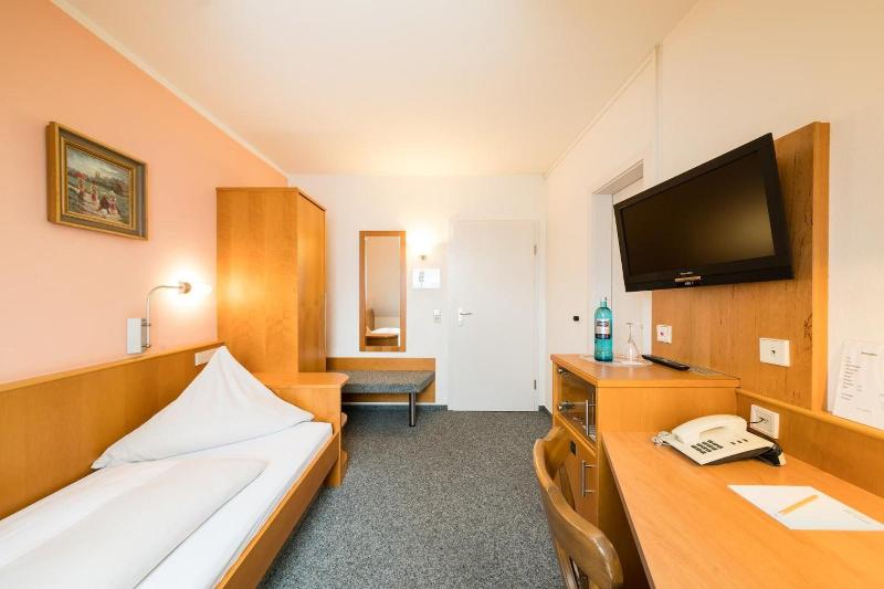 Hotel Restaurant Vater Rhein image