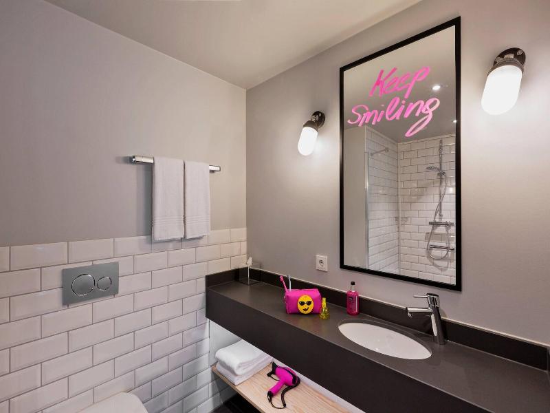 Moxy Munich Ostbahnhof image