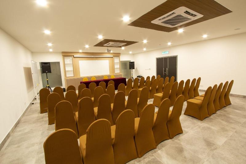 AZ Hotel & Serviced Apartments image