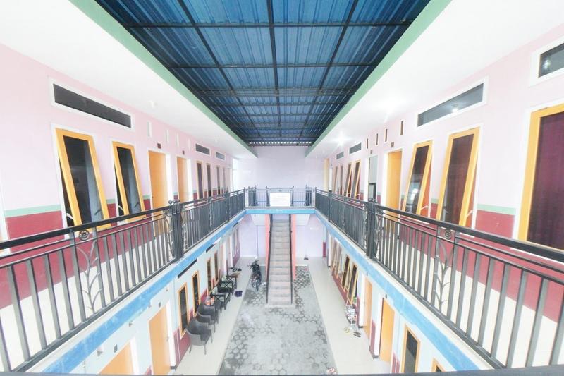 Formerly Reddoorz Syariah Mall Roxy Banyuwangi 2 image