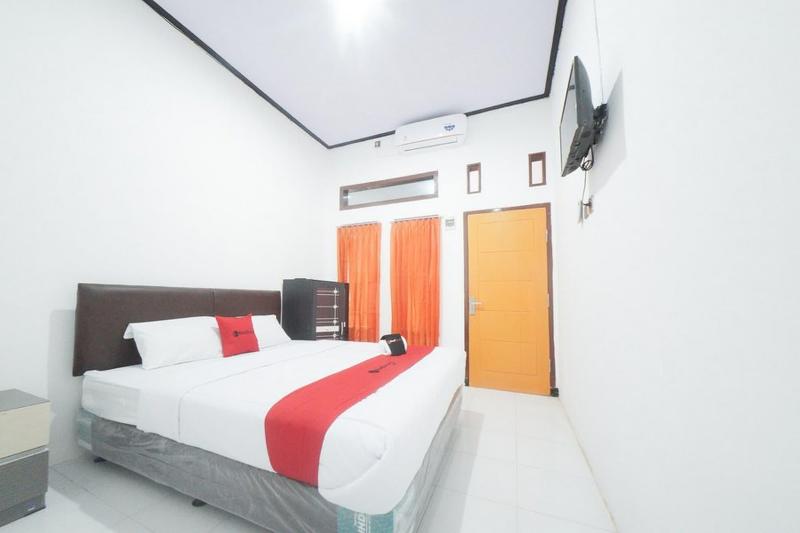 Formerly Reddoorz Syariah Mall Roxy Banyuwangi 2 image