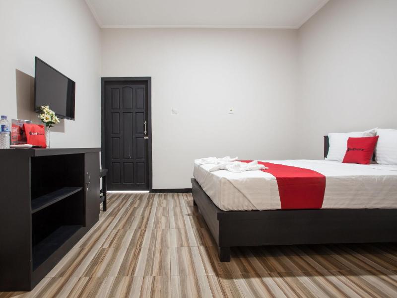 Reddoorz Plus Near Banyuwangi Airport