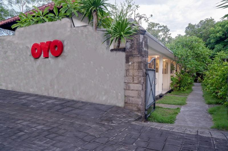 Oyo 2521 Uluwatu Cahya Guest House — main photo
