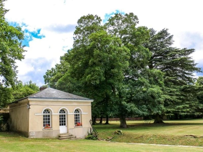 Domaine De Montchevreuil image