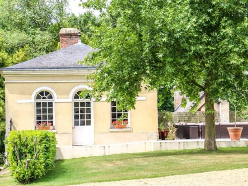Domaine De Montchevreuil image