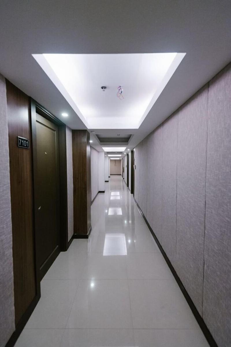 J7 Hotel Iloilo image