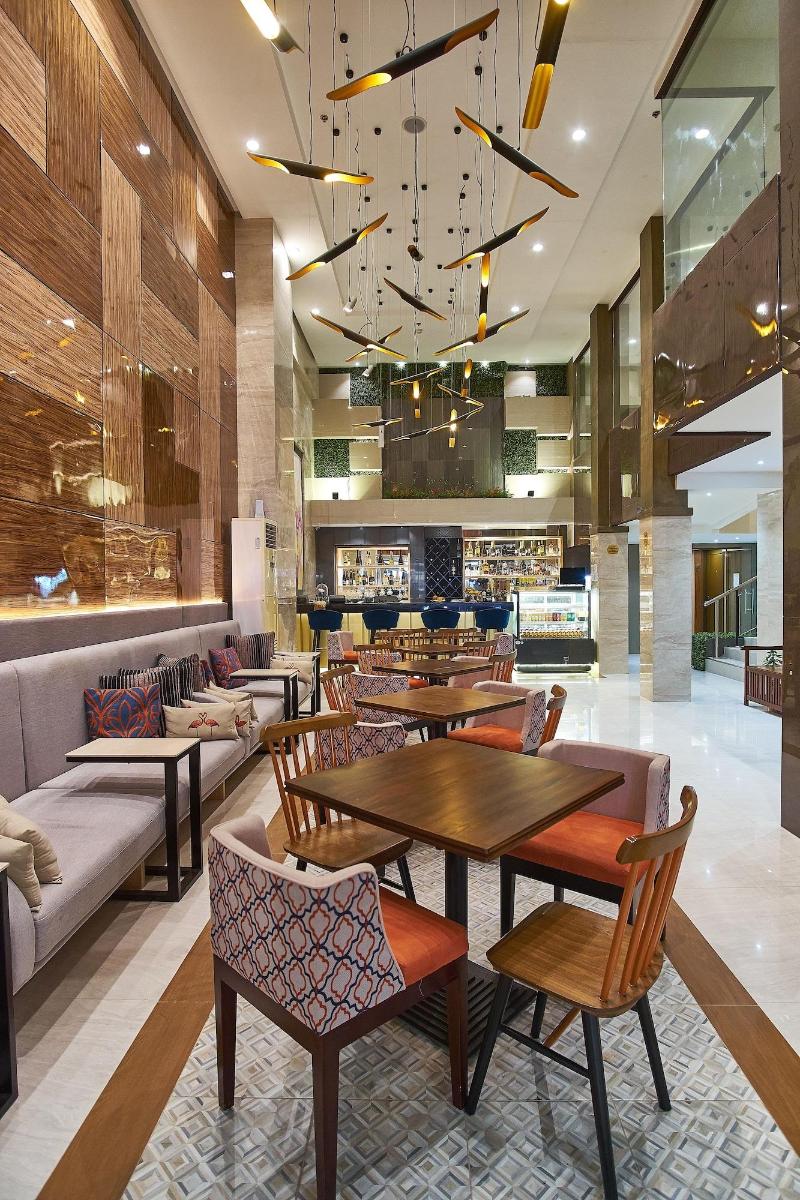 J7 Hotel Iloilo image