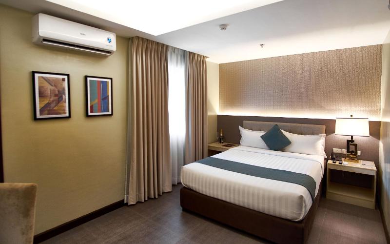 J7 Hotel Iloilo image