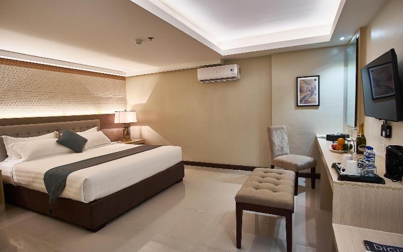 J7 Hotel Iloilo image