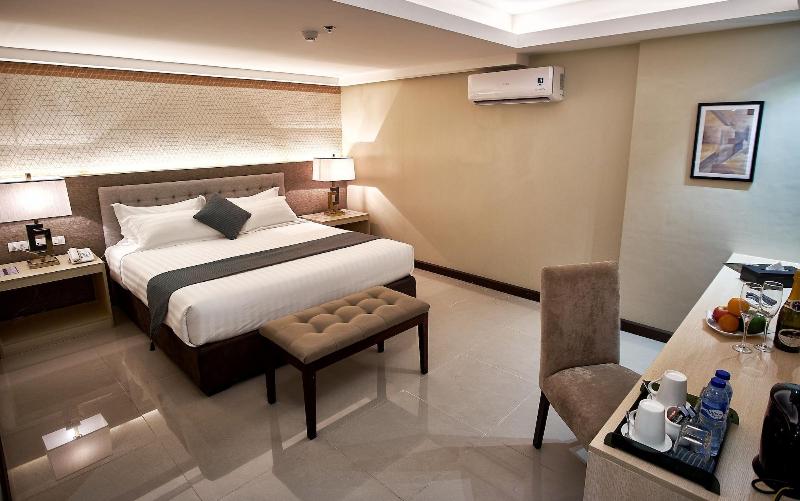 J7 Hotel Iloilo image