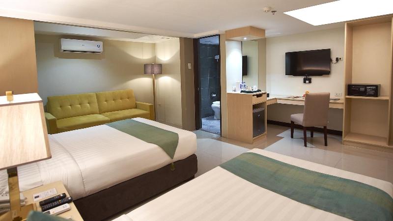 J7 Hotel Iloilo image