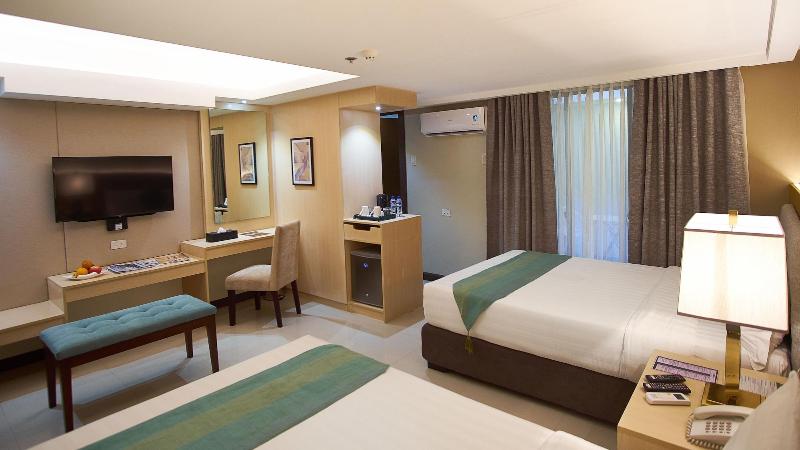 J7 Hotel Iloilo image