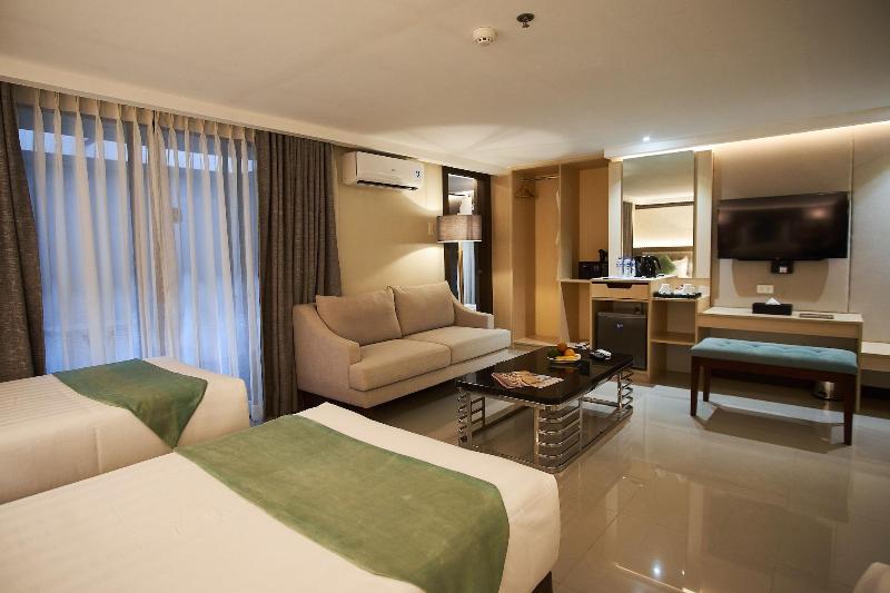 J7 Hotel Iloilo image