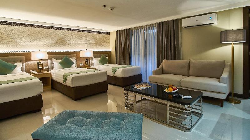 J7 Hotel Iloilo image