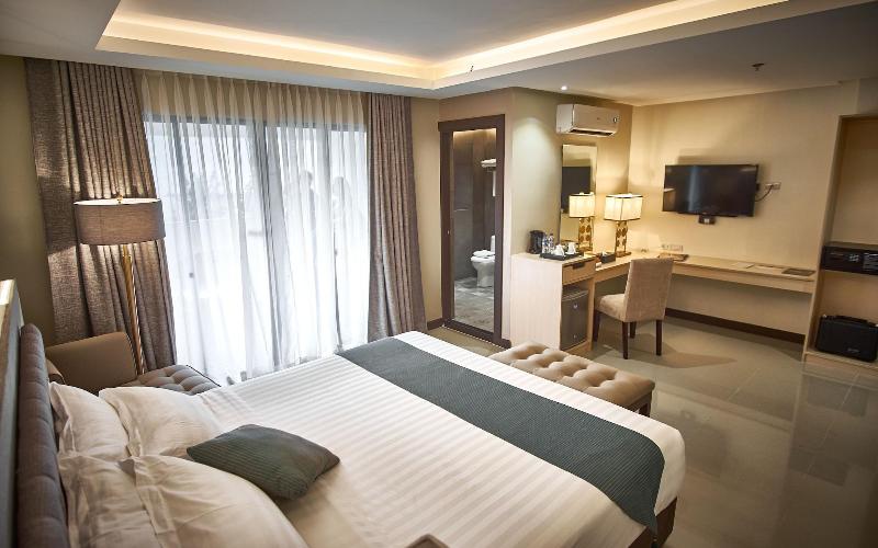 J7 Hotel Iloilo image