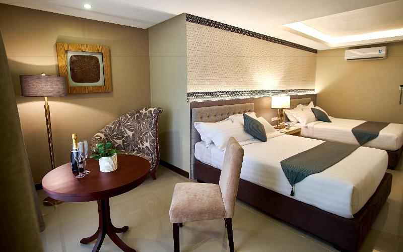 J7 Hotel Iloilo image