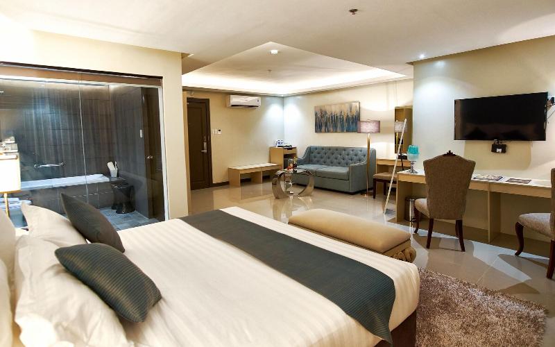 J7 Hotel Iloilo image