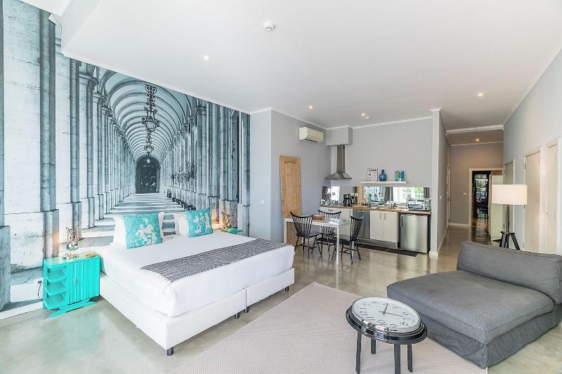 Emporium Lisbon Suites image