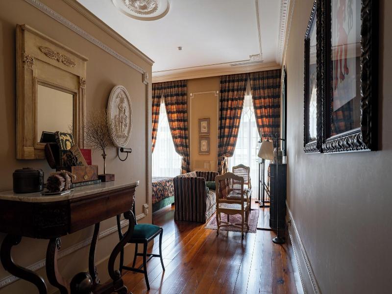 M Maison Particulière Porto image