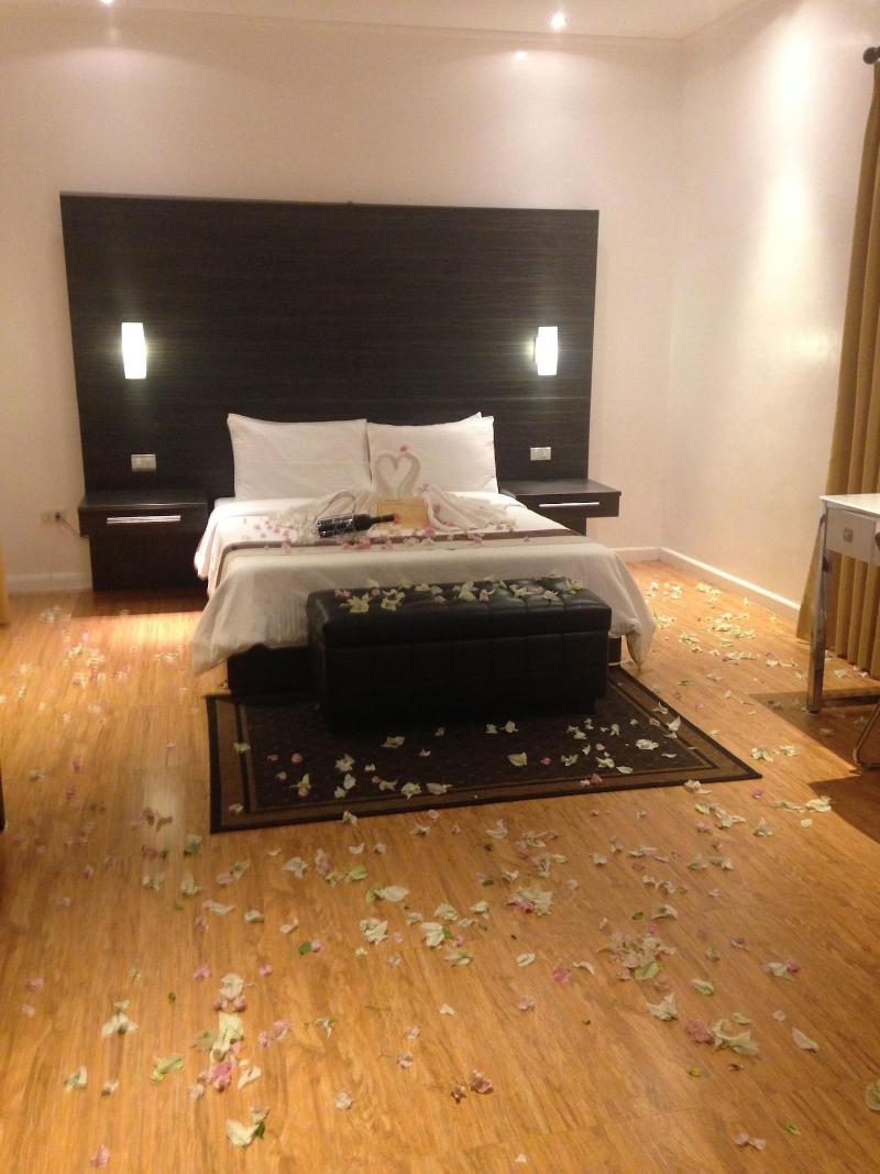 Bellagio Hills Hotel And Restaurant image