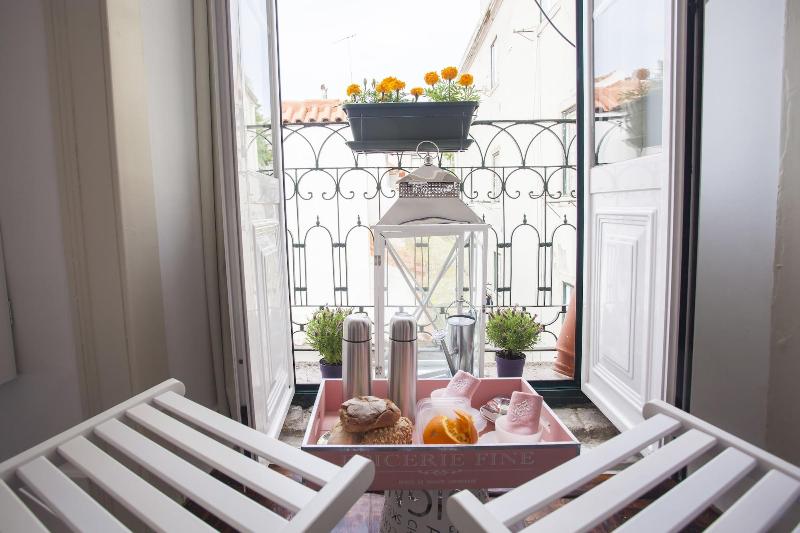 Lisbon Inn Bica Suites — exterior view