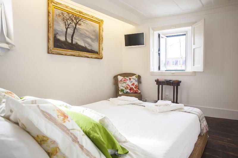 Lisbon Inn Bica Suites image