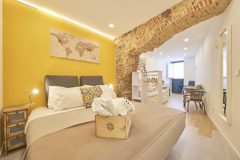 Lisbon Inn Bica Suites image