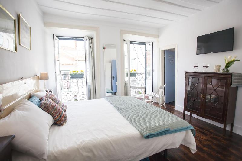 Lisbon Inn Bica Suites image