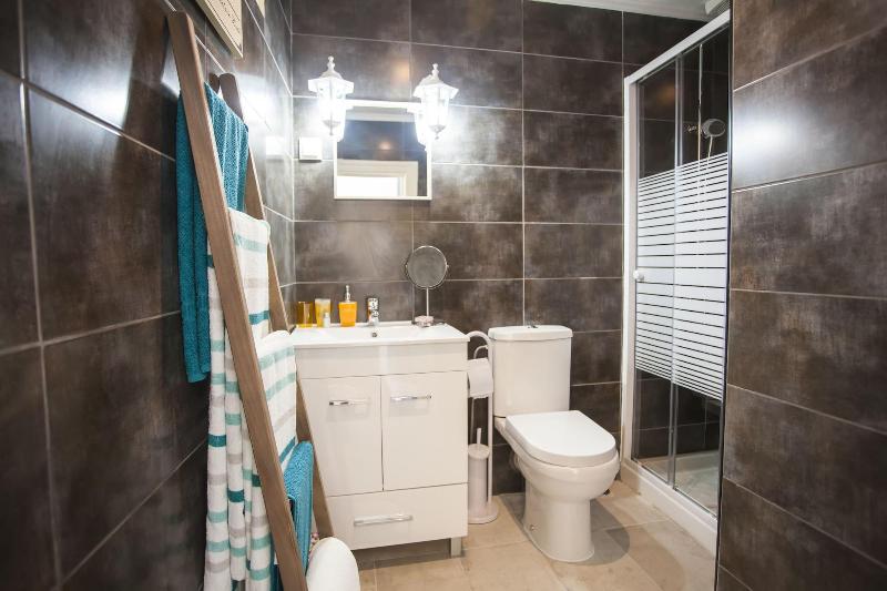 Lisbon Inn Bica Suites image