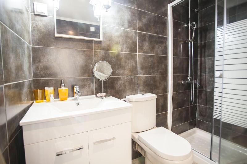 Lisbon Inn Bica Suites image