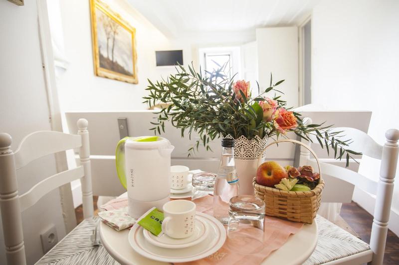 Lisbon Inn Bica Suites image