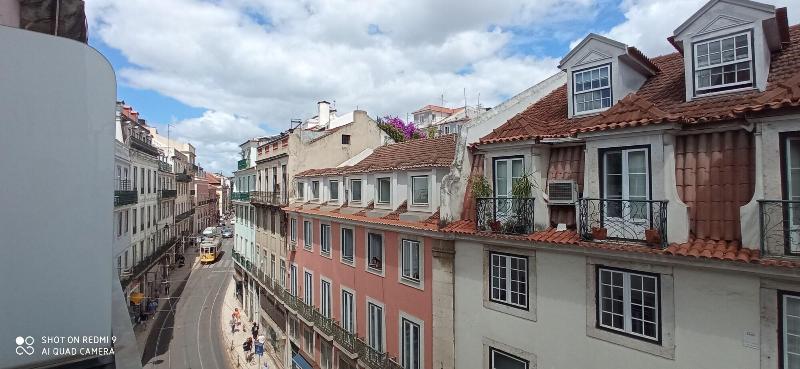 Happy @ Chiado image
