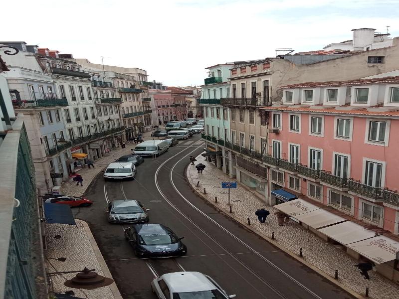Happy @ Chiado image