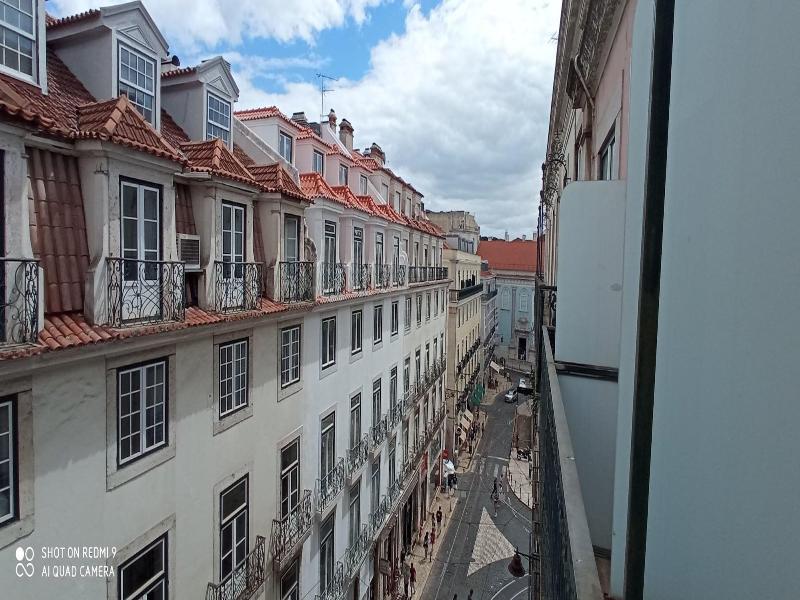 Happy @ Chiado image